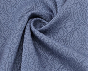 Reststck-Wollsatin-Jacquard-Mischgewebe-knitterfrei-Ornamentmuster---altblau---118-cm
