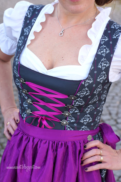 Dirndl Stoff Trachtenstoff Alm Mädchen lauraundben Almvolk Heidi Daxi Rock Schürze Kleid