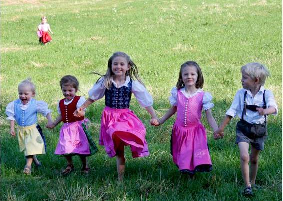 Dirndl Stoff Paket Tracht Schürze Rock lauraundben Almvolk Heidi Mädchen Alm