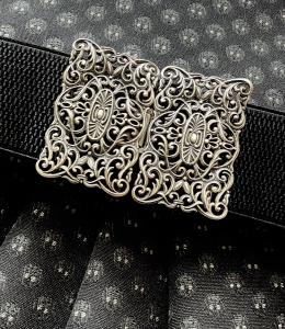Dirndlschnalle-Schliee--Schrze---Metall---altsilber