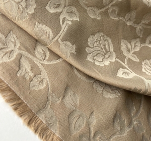 Italienischer-Blumen-Jacquard---Dirndlstoff--gewebt----camel---50-cm