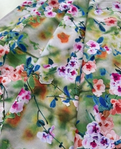 Reststck-Viskose-Blumen-Stoff----300-cm