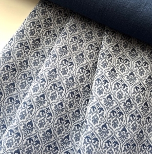 Reststck-Jacquard-Mischgewebe-knitterfrei-Ornamentmuster---dunkelblau---135-cm