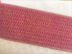 Reststck-Gummiband-fr-Trachtengrtel---altrosa-gold-5-cm----Dirndlgrtel-elastisch--118-cm