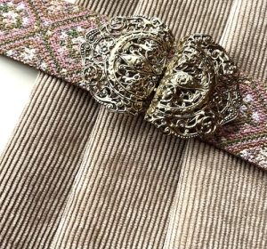 Breitcord-Trachtenrock-mit-Trachtengrtel---kamel