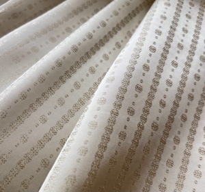 Italienischer-Viskose-Jacquard----gewebt--Ton-in-Ton-gold-sand---50-cm