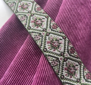 Breitcord-Trachtenrock-mit-Gummibund---dunkle-beere