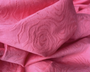 Italienischer-Jacquard---Dirndlstoff--gewebt----koralle---300-cm