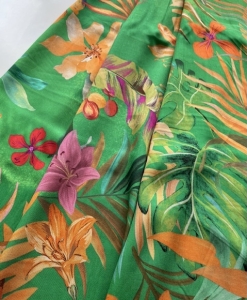 Reststck-Viskose-Blumen-Bltter-Stoff----270-cm