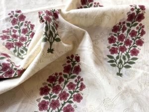Reststck-Baumwollstoff---Indien----blockprint-Handdruck-Blumen---280-cm