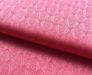 Reststck-Wollsatin-Jacquard-Mischgewebe-knitterfrei-Ornamentmuster---koralle-korallenrot---155-cm