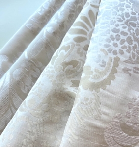 Reststck-Italienischer-Brokat-SeidenBaumwolle----gewebt--Ton-in-Ton-gold-sand---180-cm
