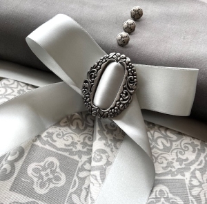 Samt-Dirndl-Stoffpaket-Spenzer-Rock-Greta
