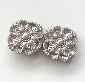 Dirndlschnalle-Schliee--Schrze---altweiss-wei-antik