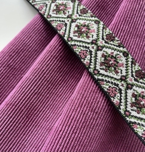 Breitcord-Trachtenrock-mit-Gummibund---dunkle-beere