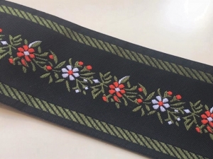 Reststck-Borte-Jacquardband-45-cm-schwarzgrnrotweiss-185-cm