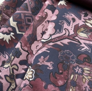 Dirndlstoff-Ornamentdruck-dunkelblau-burgunderrot-rosa---180-cm