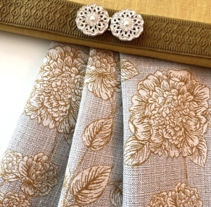 Jacquard-Stoff-Trachten-Dirndl---Blume---senfgelb-sand----195-cm