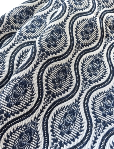 Reststck-Gobelin-Jacquard-Stoff-Dirndl---geometrisches-Muster---75-cm