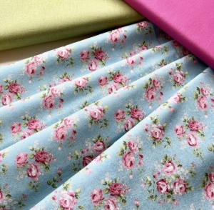 Trachten-Dirndl-Stoff---knitterarm---Blumen---hellblau-rosa-grn-pastel----195-cm