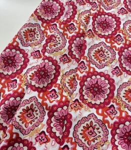 Reststck-Viskose-Blumen-Bltter-Stoff----300-cm