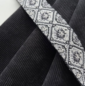 Breitcord-Trachtenrock-mit-Gummibund---schwarz-