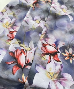 Reststck-Viskose-Blumen-Stoff----300-cm