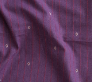 Baumwollstoff---Indien----handloom-bestickt-lila-mit-Kantha-Streifen---50-cm