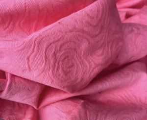 Italienischer-Jacquard---Dirndlstoff--gewebt----koralle---300-cm