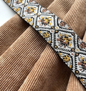 Breitcord-Trachtenrock-mit-Gummibund---cognac