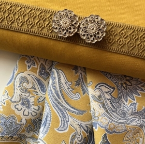 Feincord-Dirndl-Stoffpaket-Spenzer-Rock-Diana