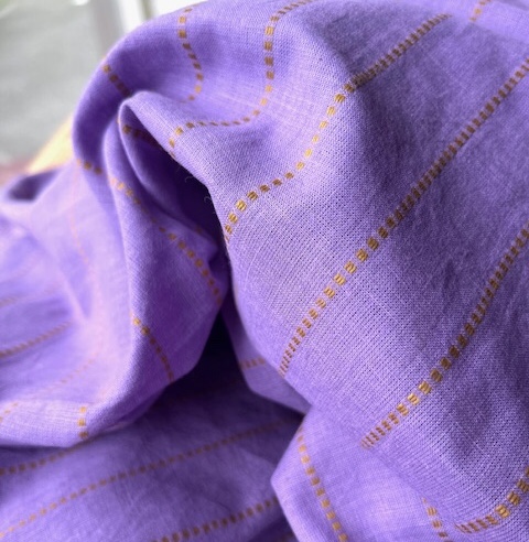Bild 1 von Baumwollstoff - Indien  - handloom bestickt lila mit goldgelben Kantha Streifen - 160 cm