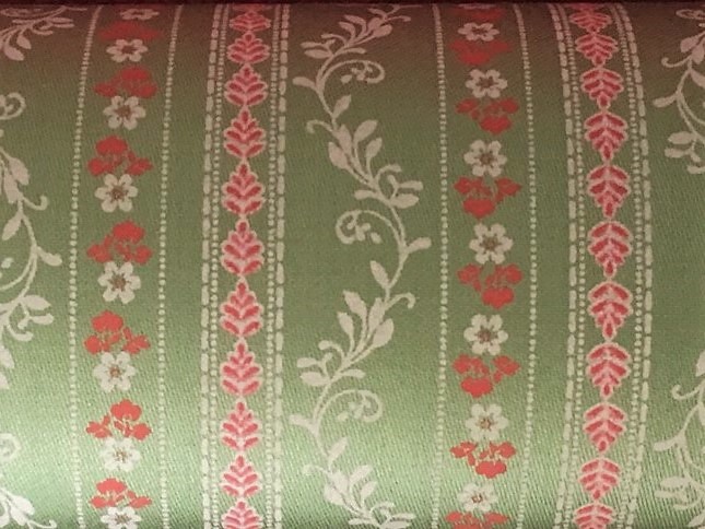 Bild 1 von Dirndl Stoff Baumwollsatin Blumenranken  - lindgrün korellenrot - 50 cm