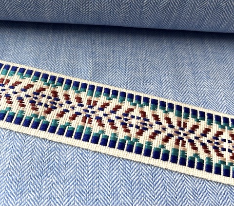 Bild 1 von Dirndlgürtel - feste Jacquardborte  creme blau rot -  40 mm breit  - 3 Meter