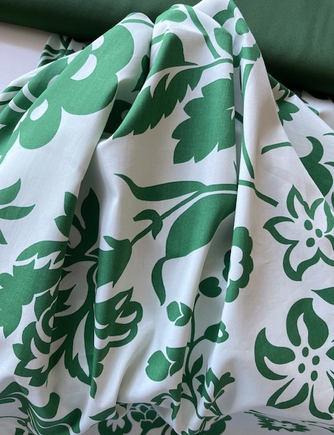 Bild 1 von Italienischer Baumwollstoff Popeline - grosse Blumen   -  cremeweiß grün - 50 cm