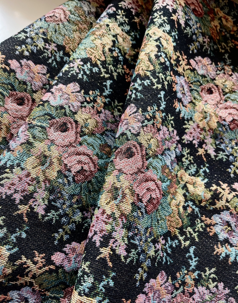Bild 1 von Gobelin Jacquard Stoff Dirndl - Blumen schwarz mit leichtem Schimmer-Effekt - 200 cm