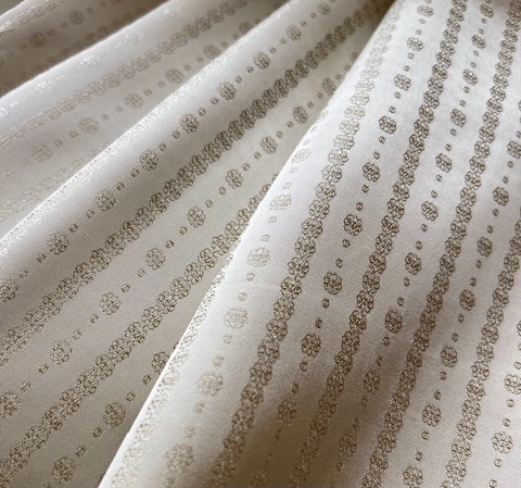 Bild 1 von Italienischer Viskose Jacquard -  gewebt  Ton-in-Ton gold sand - 50 cm