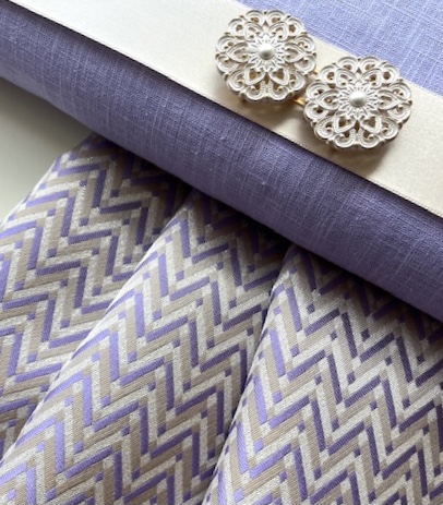 Bild 1 von Jacquard - Dirndlstoff  gewebt Zackenmuster- flieder sand lurex silber  - 50 cm