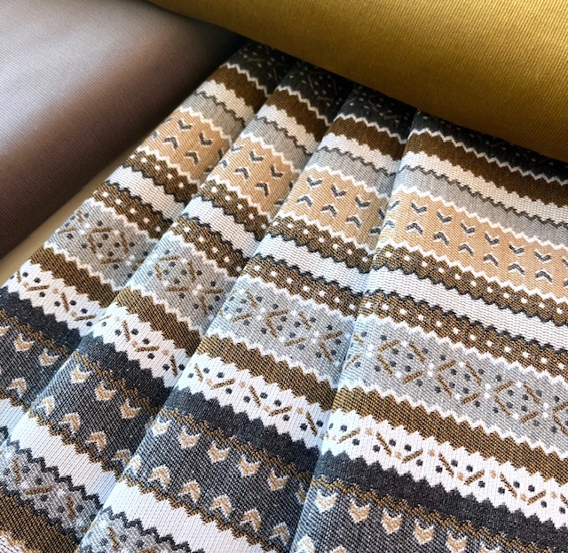 Bild 1 von Gobelin Jacquard - Dirndlstoff Querstreifen senfgelb grau cremeweiss  gewebt - 200 cm