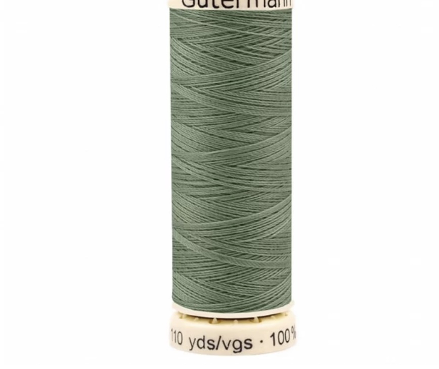 Bild 1 von Gütermann universal Polyester Nähgarn - 100m Spule - Farbe 821 Laurel Green 