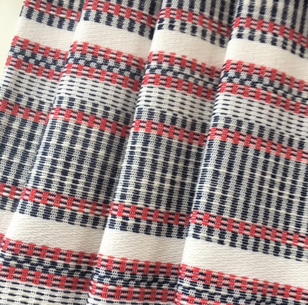 Bild 1 von Jacquard Bänderoptik  Baumwoll-Mischgewebe -knitterarm - Streifen quer - blau rot creme 50 cm