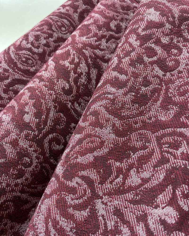 Bild 1 von Gobelin Jacquard - Dirndlstoff  gewebt  Ornamentmuster - weinrot  - 190 cm