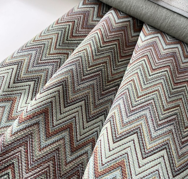 Bild 1 von Jacquardstoff Gobelin Dirndl Stoff  - knitterfrei -  Zackenmuster -pastellige  Grüntöne 180 cm