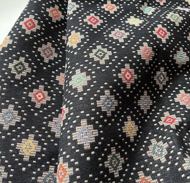 Bild 1 von Gobelin Jacquard - Dirndlstoff  gewebt  - schwarz multicolor   - 2x100 cm