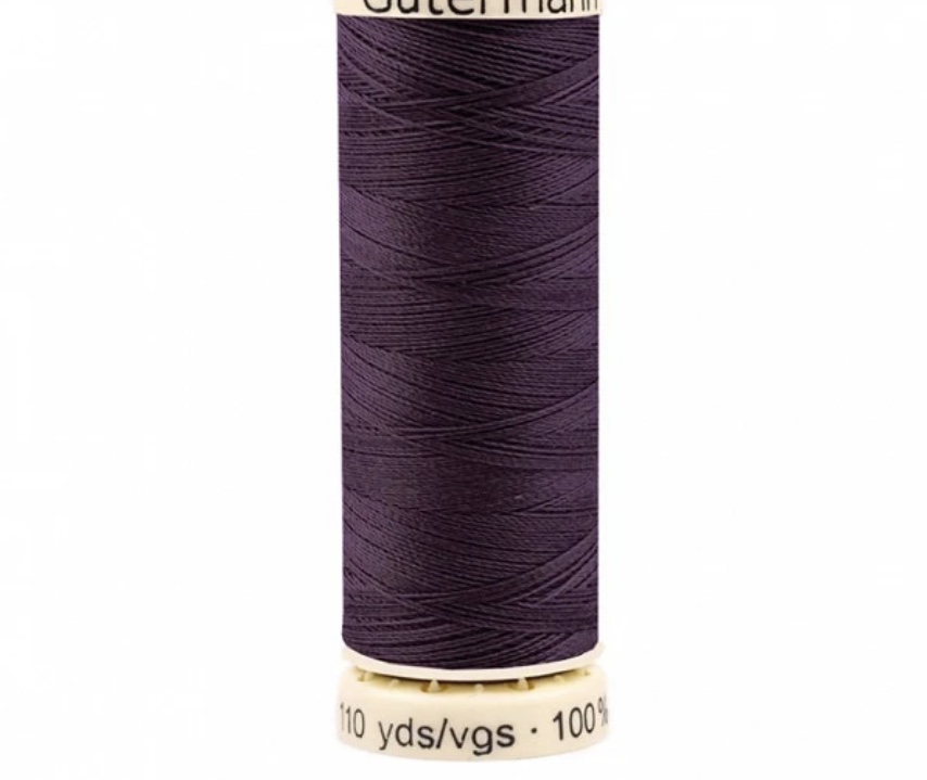Bild 1 von Gütermann universal Polyester Nähgarn - 100m Spule - Farbe 324 crown jewel 