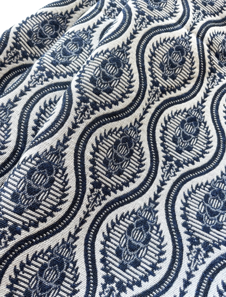 Bild 1 von Reststück Gobelin Jacquard Stoff Dirndl - geometrisches Muster - 75 cm