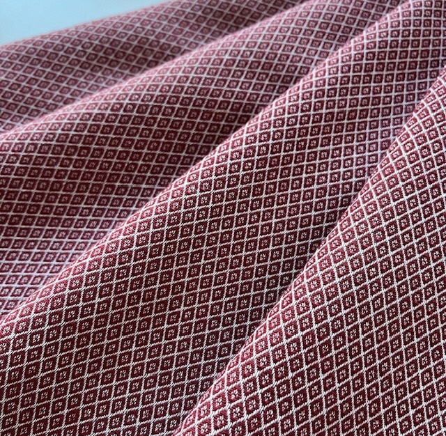 Bild 1 von Reststück Jacquard Mischgewebe knitterarm Ornamentmuster Waben - dunkelrot - 175 cm