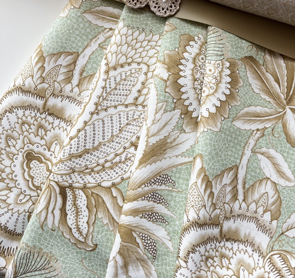 Bild 1 von Trachten Dirndl Stoff - knitterarm - Blumenmuster - lindgrün sandgold - 180 cm