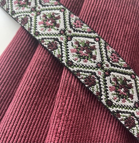 Bild 1 von Breitcord Trachtenrock mit Gummibund - bordeaux 