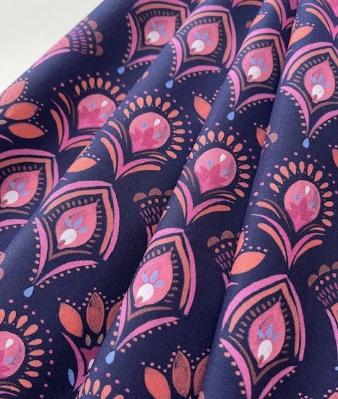 Bild 1 von Reststück Dirndl Stoff Blumen Ornamente -  dunkelblau  - 180 cm